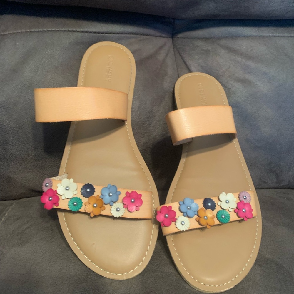 Old navy women’s  floral sandals size 10